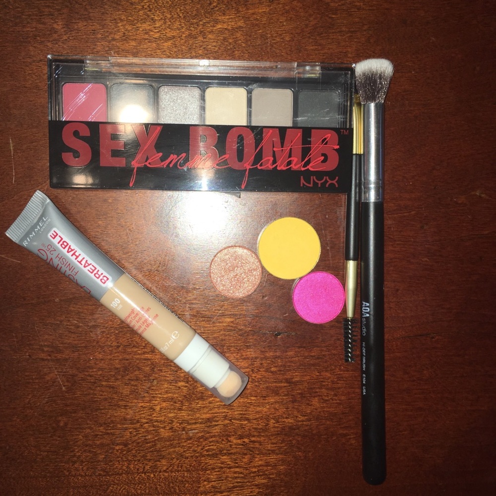 Make up bundle